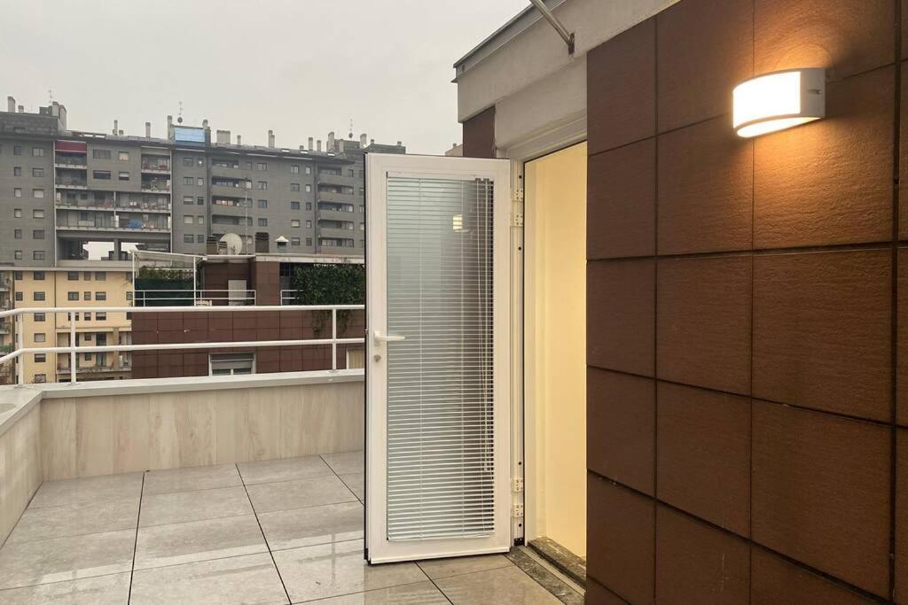 Apartamento Attico Milano-Bicocca Exterior foto